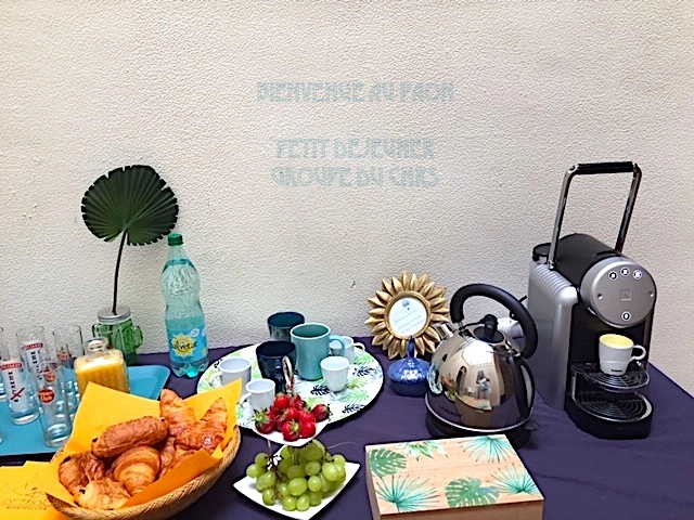 PETIT DEJEUNER D'AFFAIRES